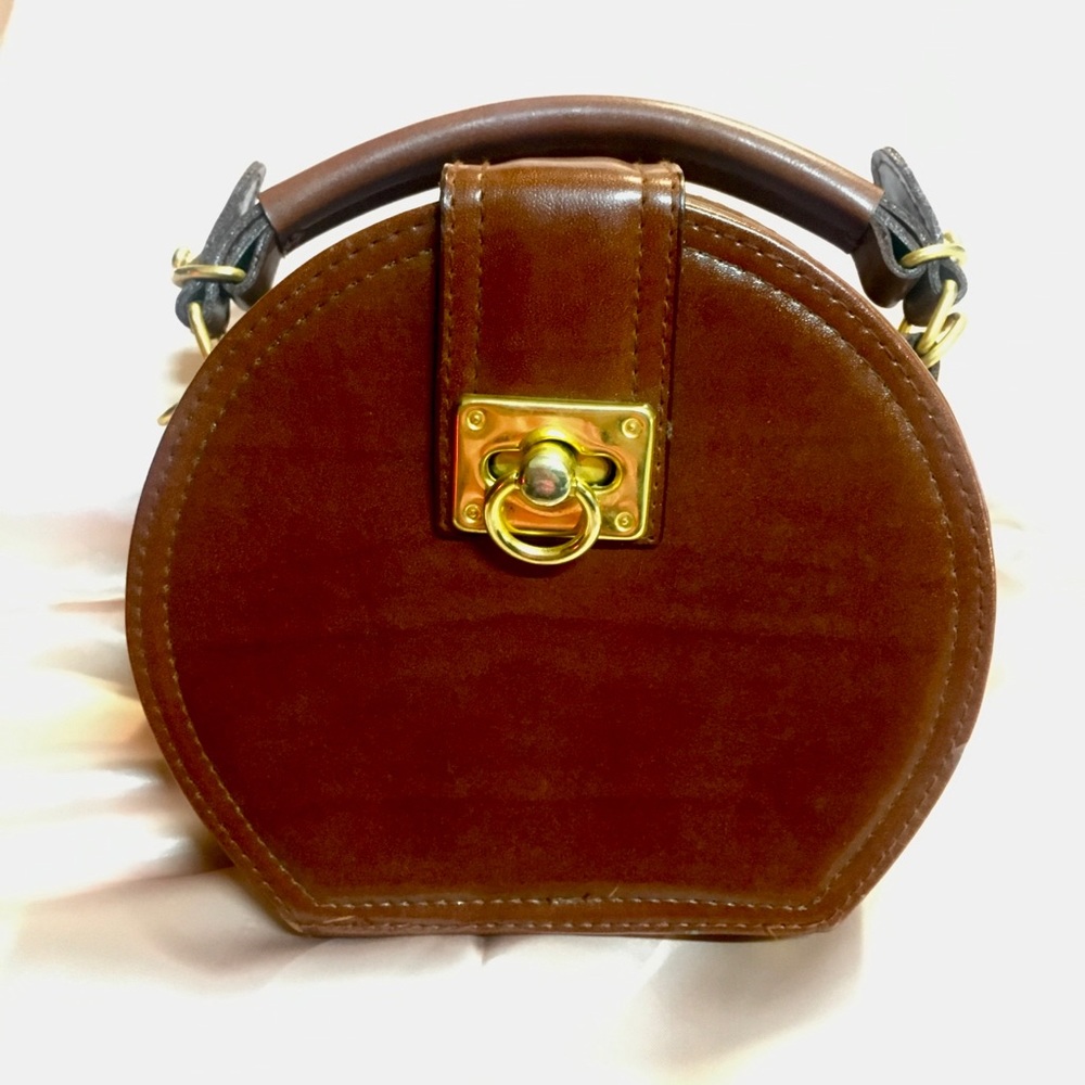 ❌SOLD❌ 1950’s Vintage Hard Shell Circle Purse Bag